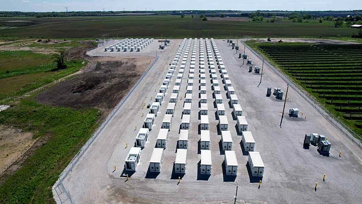 Aerial image showing long rows of battery storage units at Wisconsin’s solar project.