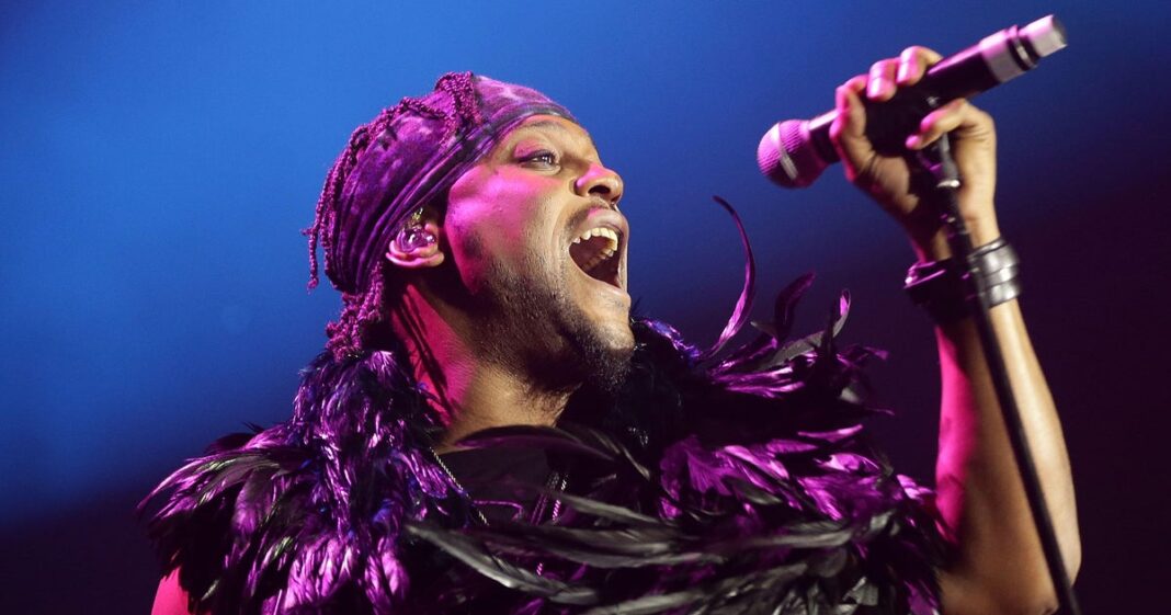 DAngelo-Grammy-winning-RB-singer-dies-of-cancer-at-51.jpg