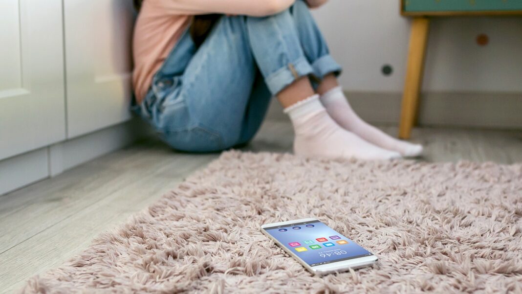 New-Jersey-teen-sues-AI-company-over-fake-nude-images.jpg